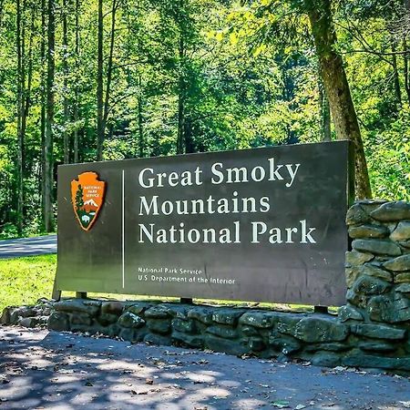 Breathtaking Views Of The Smokies, 3 Mins To Gatlinburg Vila Exterior foto