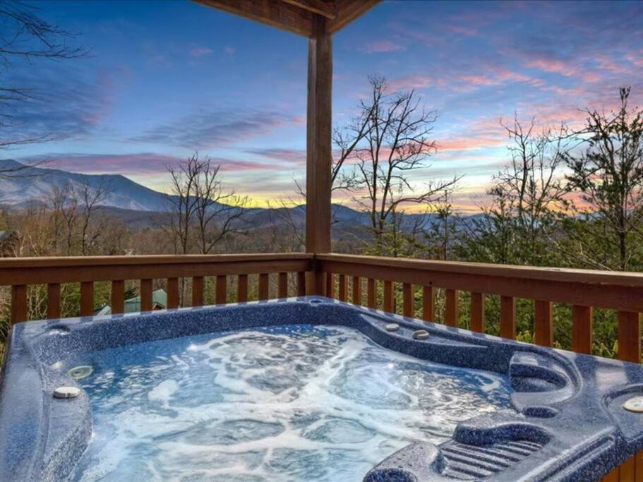 Breathtaking Views Of The Smokies, 3 Mins To Gatlinburg Vila Exterior foto
